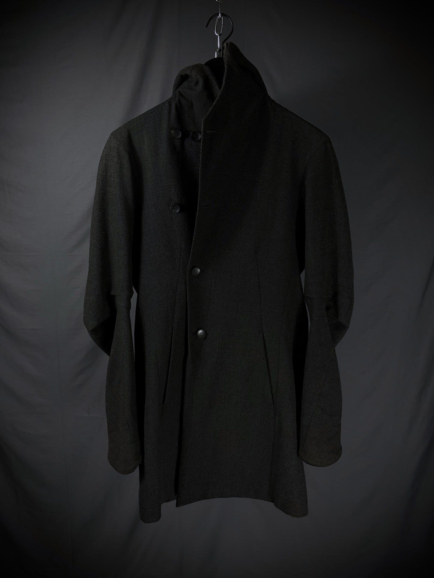 Devoa Anatomic Double-Breasted Hooded Coat