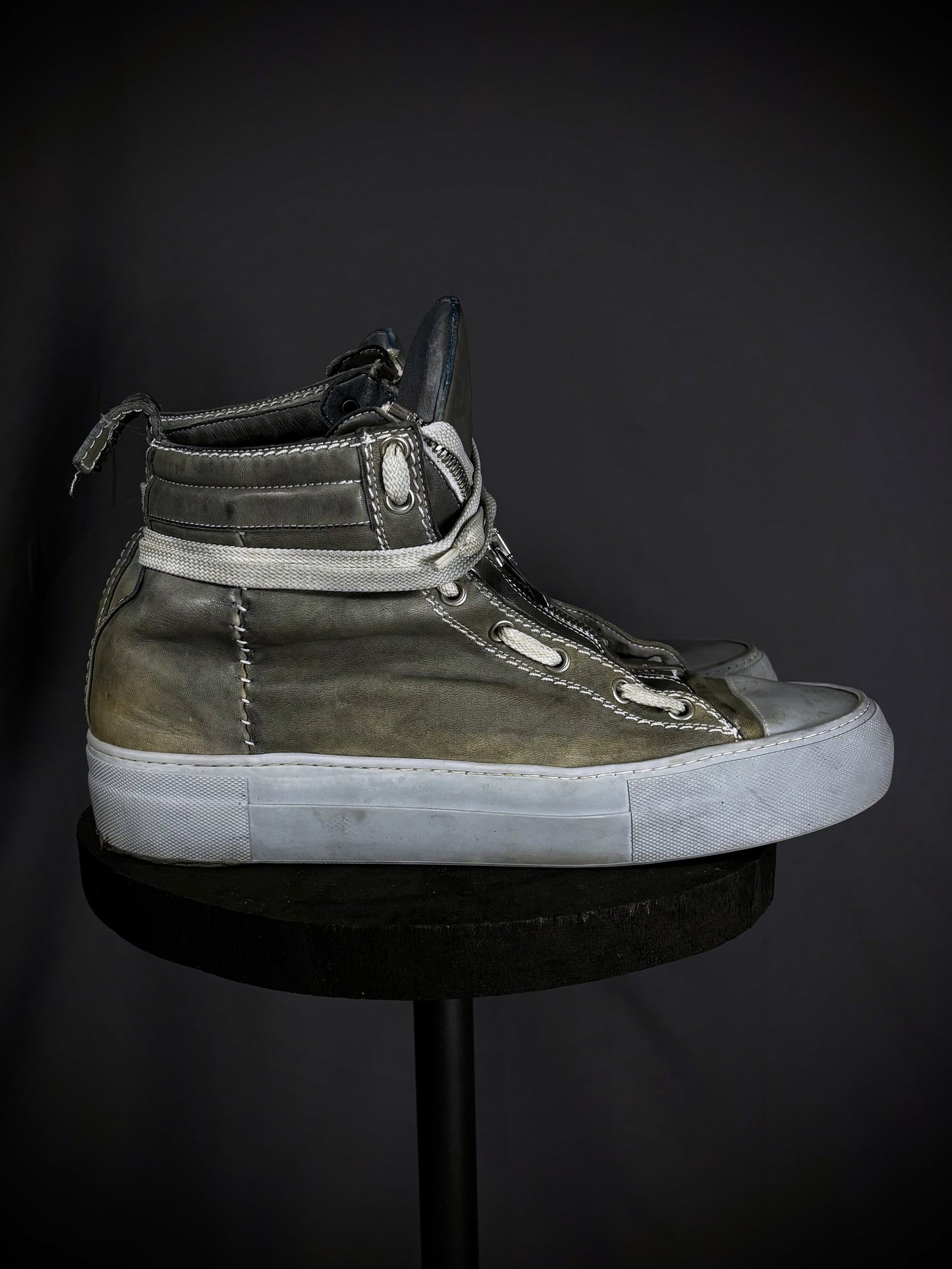 Incarnation Overlock Stitch Horse Leather Sneakers – SS23