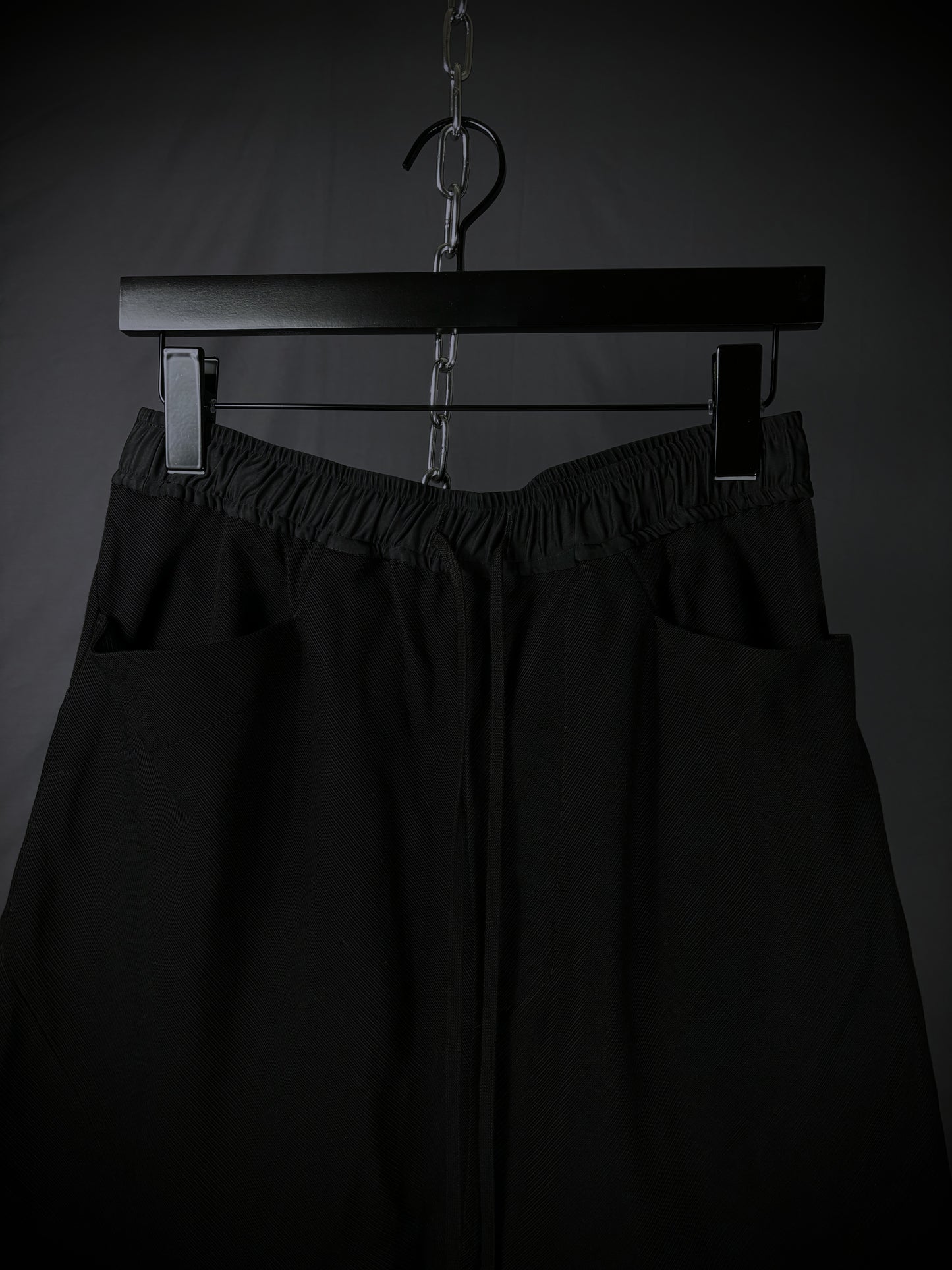 Julius_7 Drop Crotch Geometric Shorts – SS23