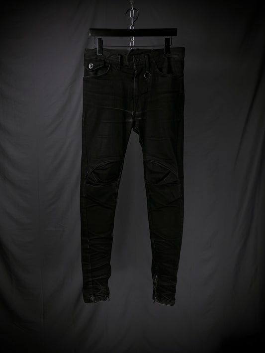 Julius_7 Arced Skinny Stretch Denim – FW23
