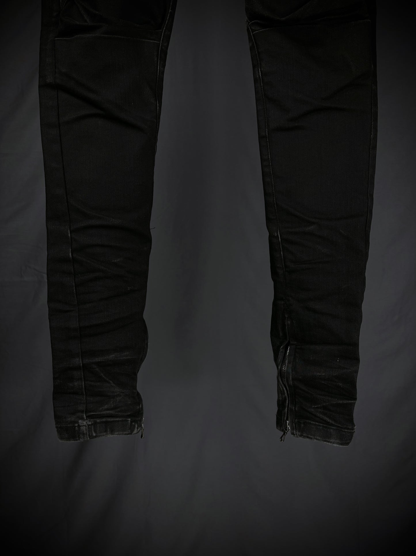 Julius_7 Arced Skinny Stretch Denim – FW23