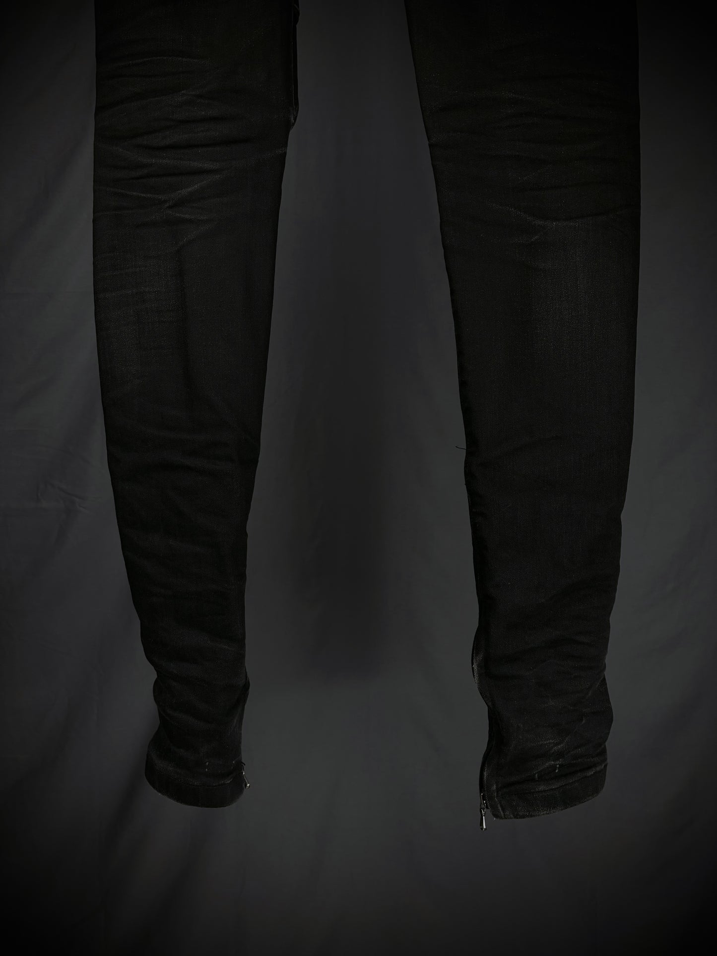 Julius_7 Arced Skinny Stretch Denim – FW23